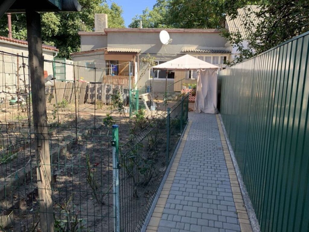 Будинок на Костанді, 3.2 сотки землі