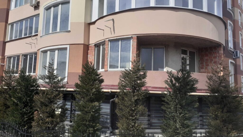 Трикімнатна квартира в Приморському районі
