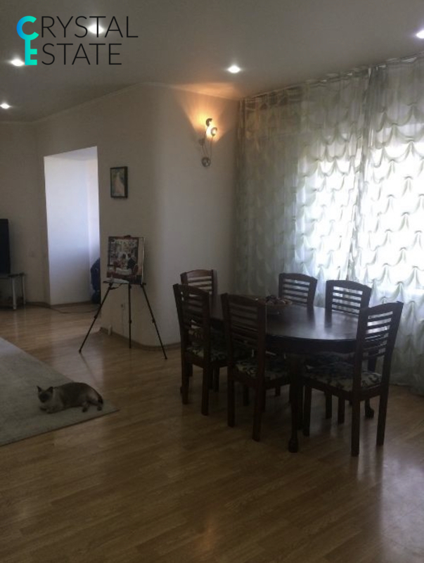 Двохрівнева квартира на Армійській
