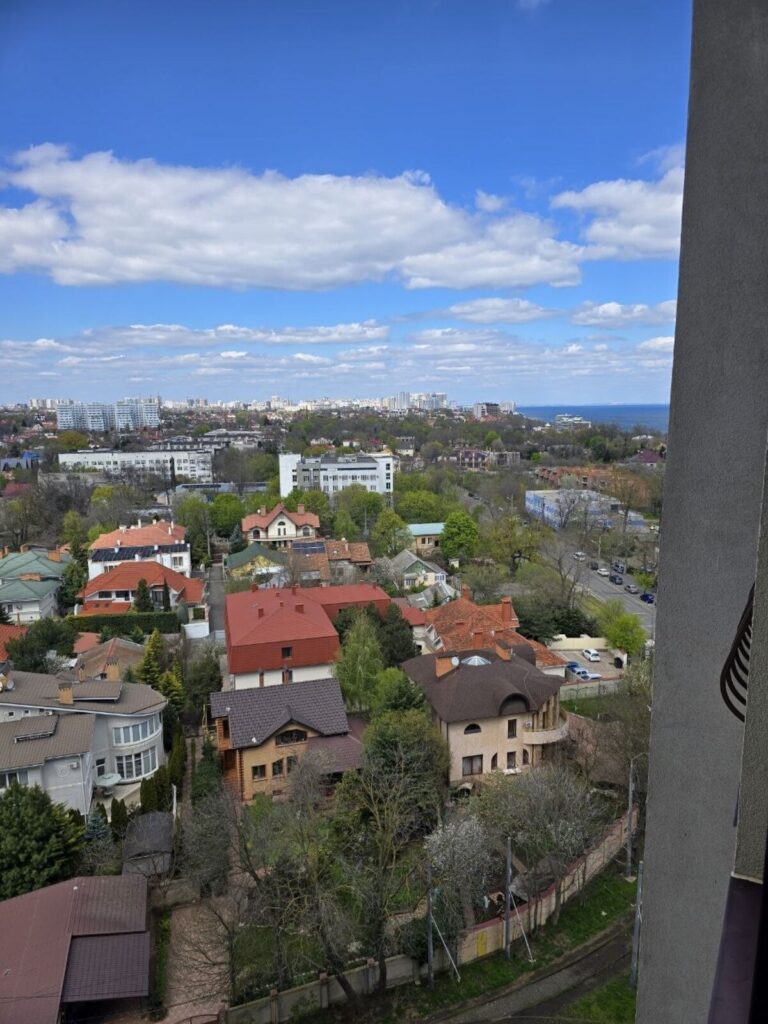 Простора квартира біля моря в ЖК Аква Марин