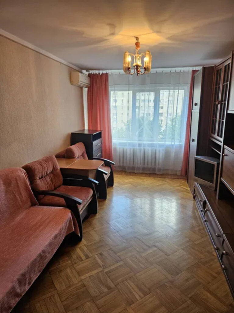 3-кімнатна квартира на вул. Бреуса, Малиновський ринок, Хаджибейський район