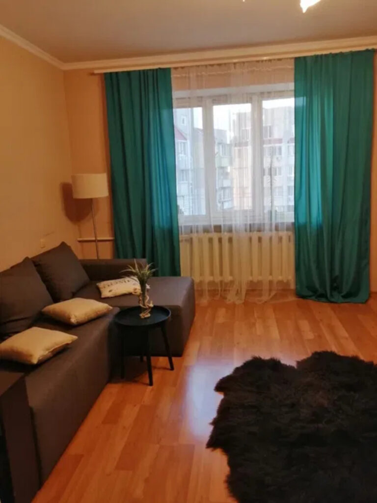2 кімнатна квартира в цегляному будинку, Слобідка