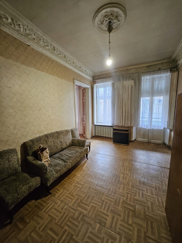 3-кімнатна квартира в історичному будинку біля моря — рідкісна знахідка в центрі Одеси