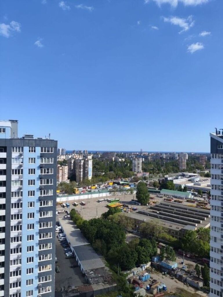 1-кімнатна квартира в ЖК Скай сіті на вулиці Варненській Черемушки