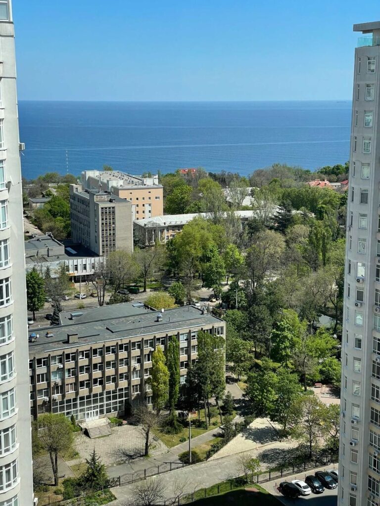 2 кімнатна квартира на Французькому бульварі.