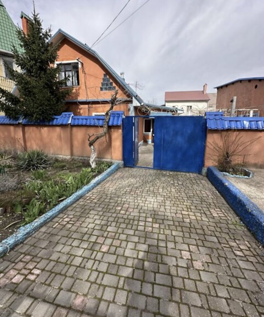 2-поверховий будинок на вул. Рожева, 6 соток, Чубаївка