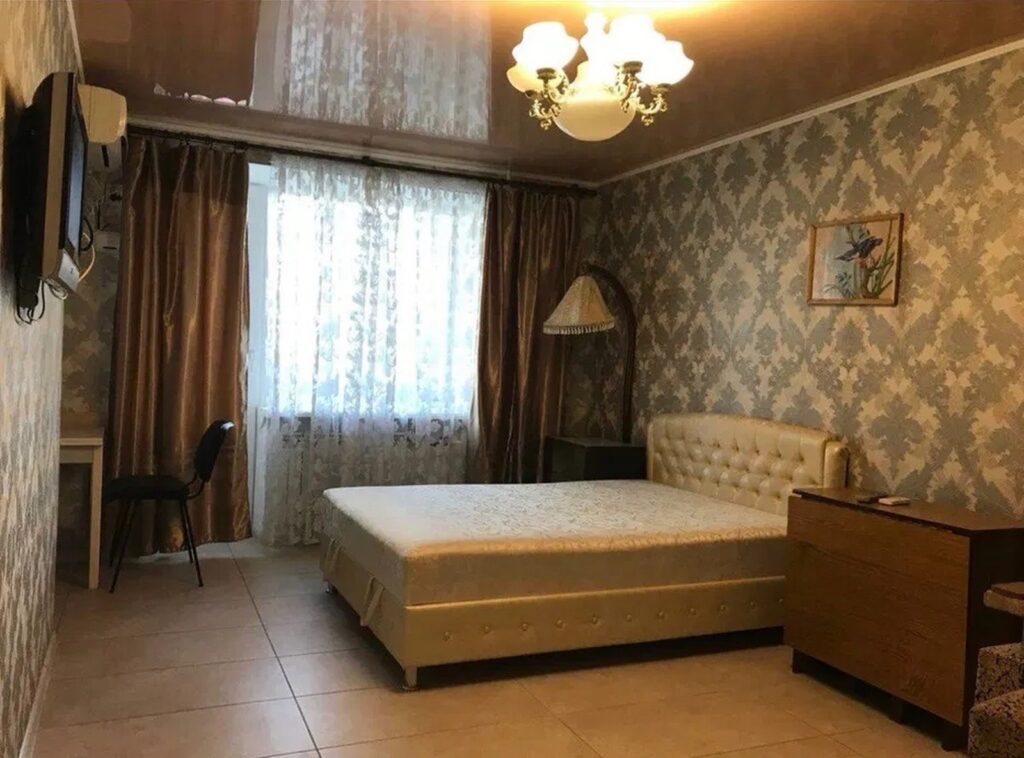 1 кімнатна квартира на Педагогічній в цегляному будинку