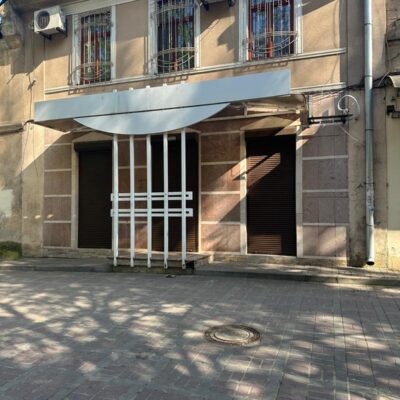 комерційне фасадне приміщення, новий ремонт, Спиридонівська вулиця, центр міста