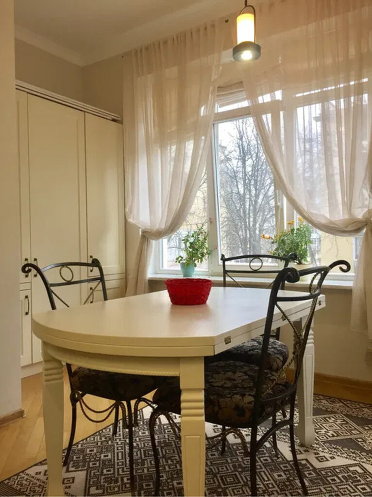 Продаж 4-кімнатної квартири 121 м2 у ЖК «Каркашадзе»