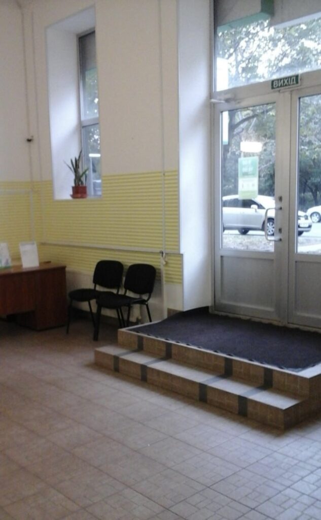 Фасадне комерційне приміщення на пр.Шевченка