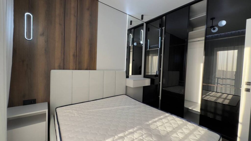 Продам 2-кімнатну квартиру з ремонтом у KADORR City на Краснова