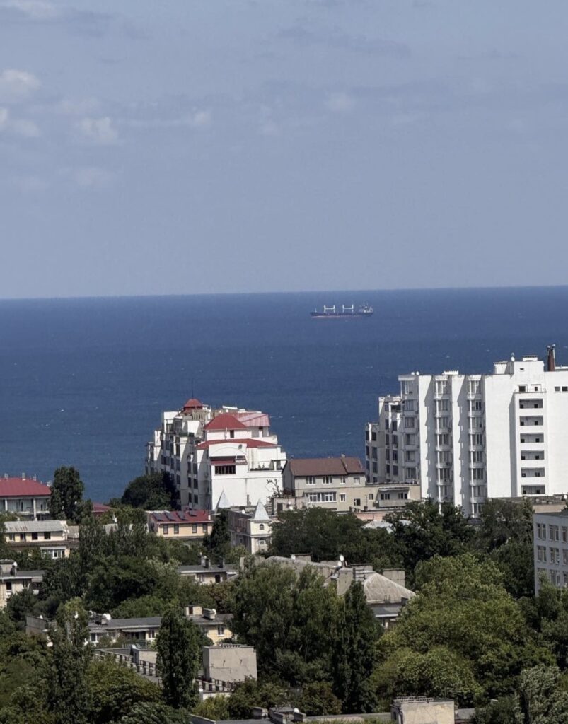 Двокімнатна квартира з видом на море